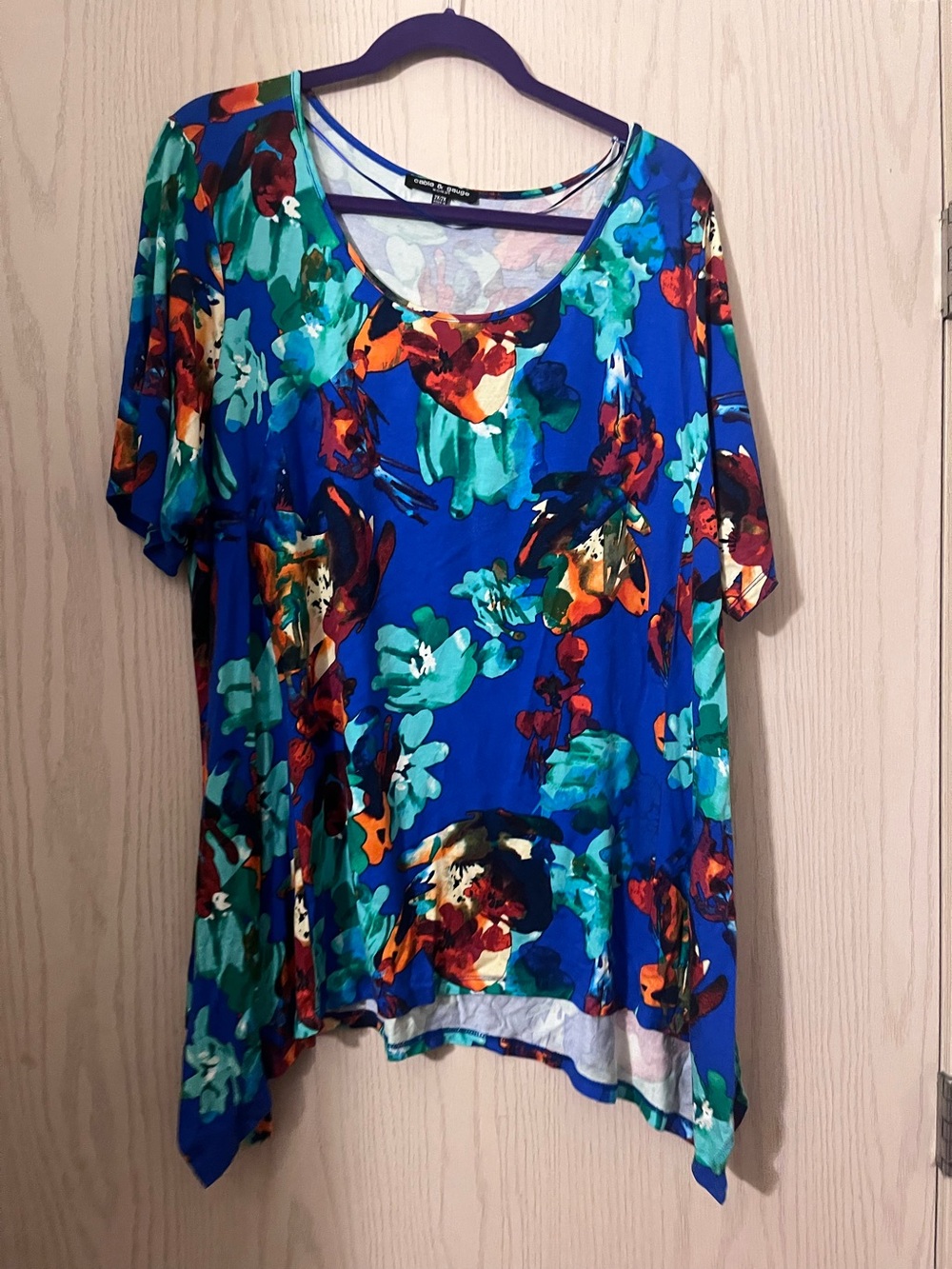 Cable and gauge Bold Blue Floral Scoop Neck Women's Top